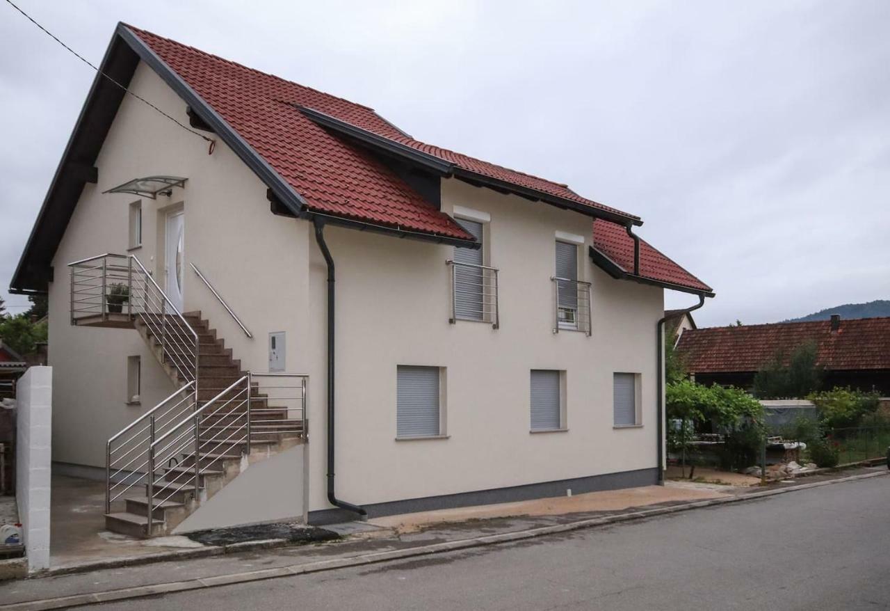 Apartman F&F Otočac Exterior foto